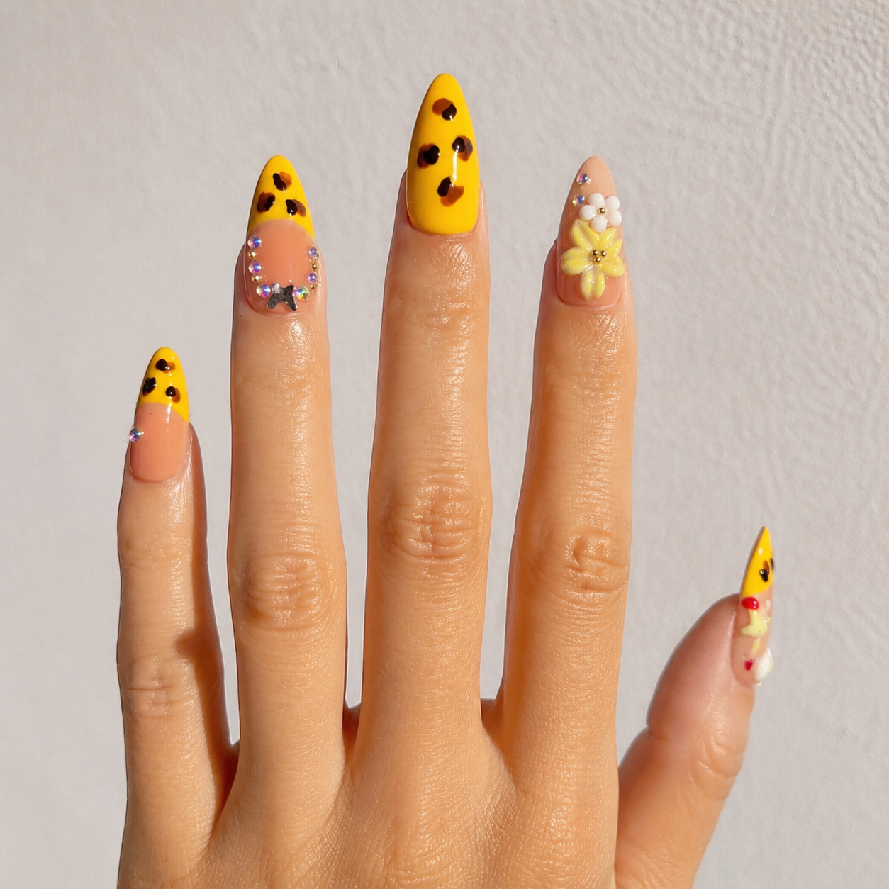 Handmade nude yellow french leopard print press on nails 3D flower floral medium almond nails-Golden Leopard A088
