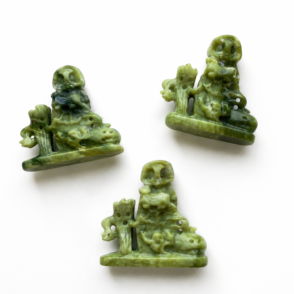 1PC natural Serpentine Jade skull ghost for your halloween gift crystal carving-C043