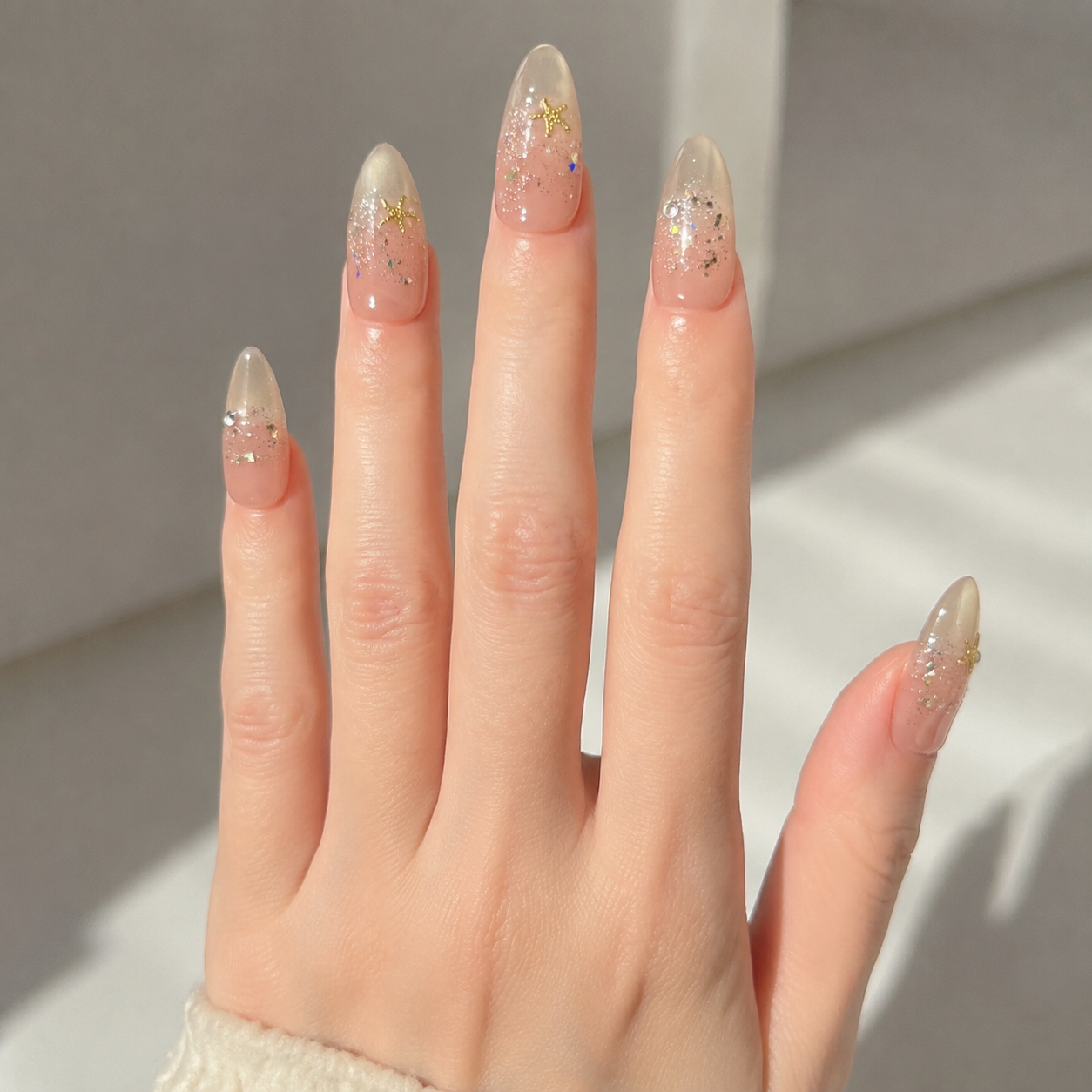 Handmade medium almond pearl starfish ombre cat eye with french nude gold glitter beach inspired elegant summer false nails-Golden Tide A038