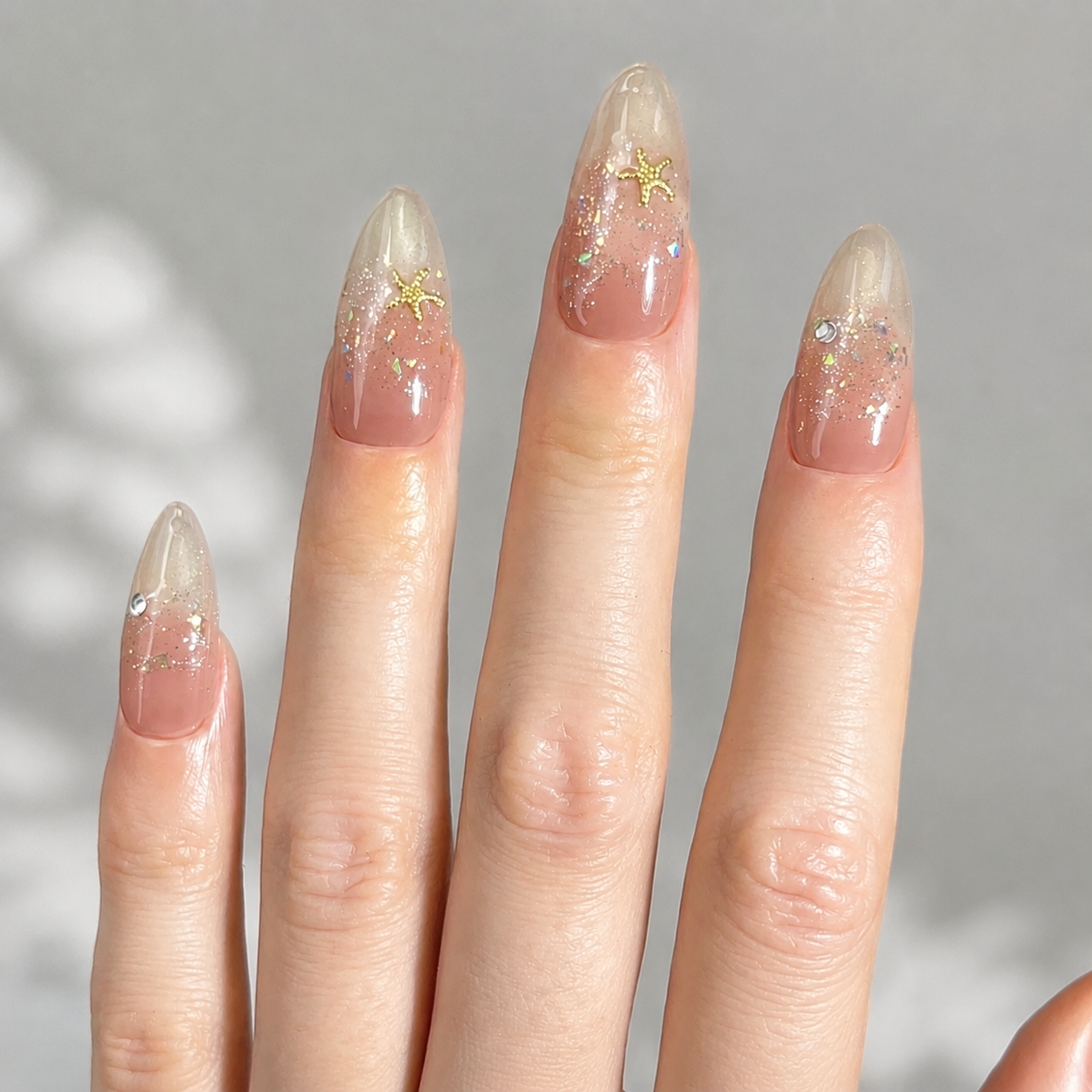 Handmade medium almond pearl starfish ombre cat eye with french nude gold glitter beach inspired elegant summer false nails-Golden Tide A038