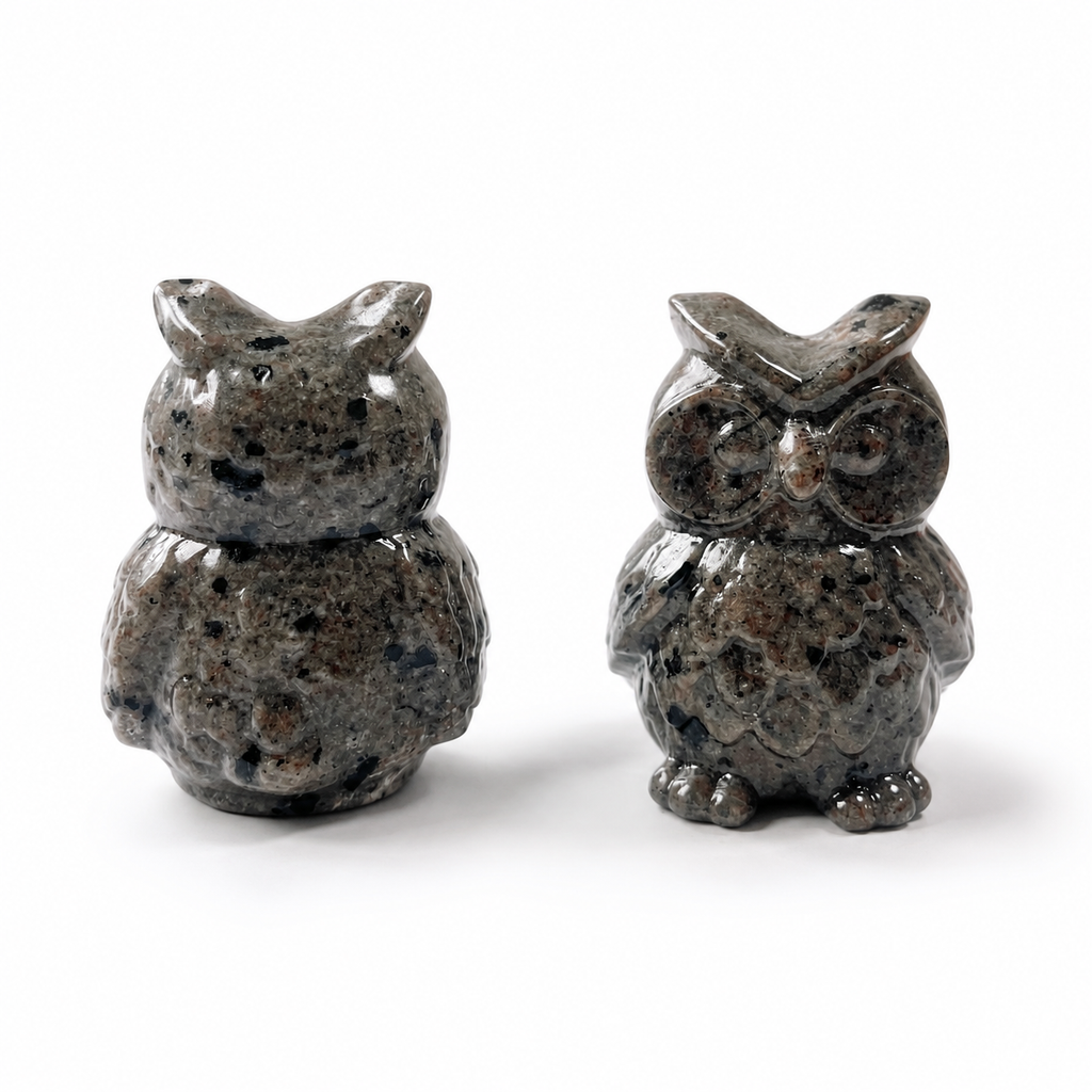 3inch hand carved UV-reactive yooperlite owl crystal carving-C020