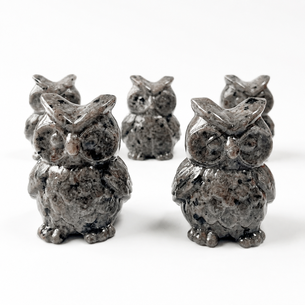 3inch hand carved UV-reactive yooperlite owl crystal carving-C020