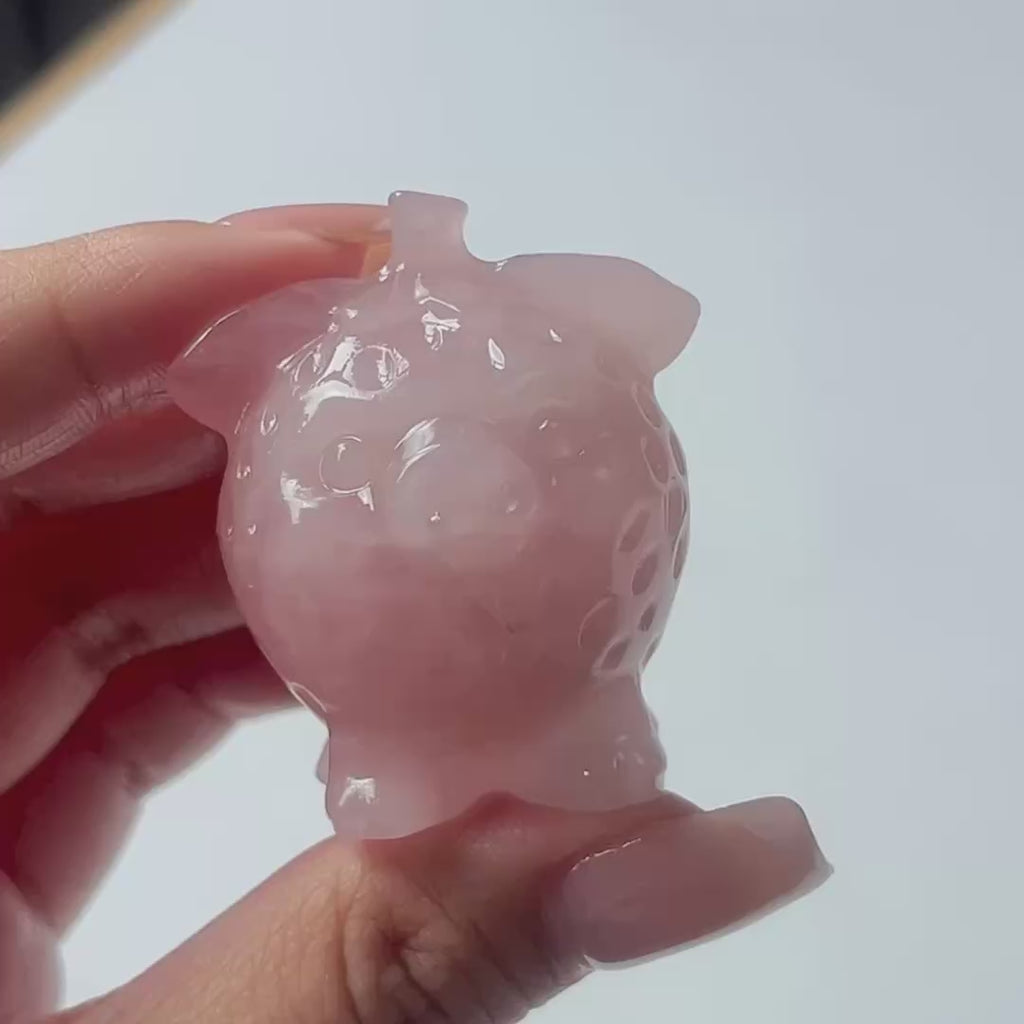 Multi-material strawberry shaped pig crystal carving-C015
