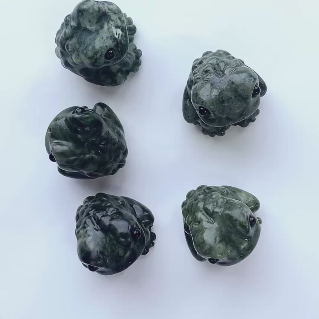 1PC natural green jade toad crystal carving-C032
