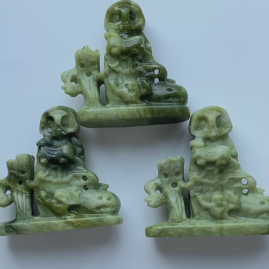 1PC natural Serpentine Jade skull ghost for your halloween gift crystal carving-C043