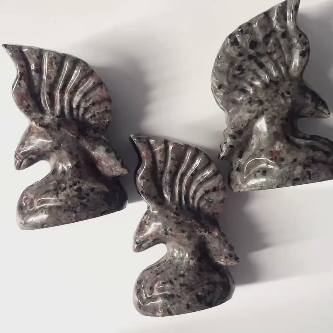 3.8inch hand carved UV-reactive yooperlite bird crystal carving-C021